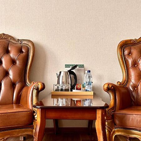 Hotel Royal ポルタヴァ エクステリア 写真