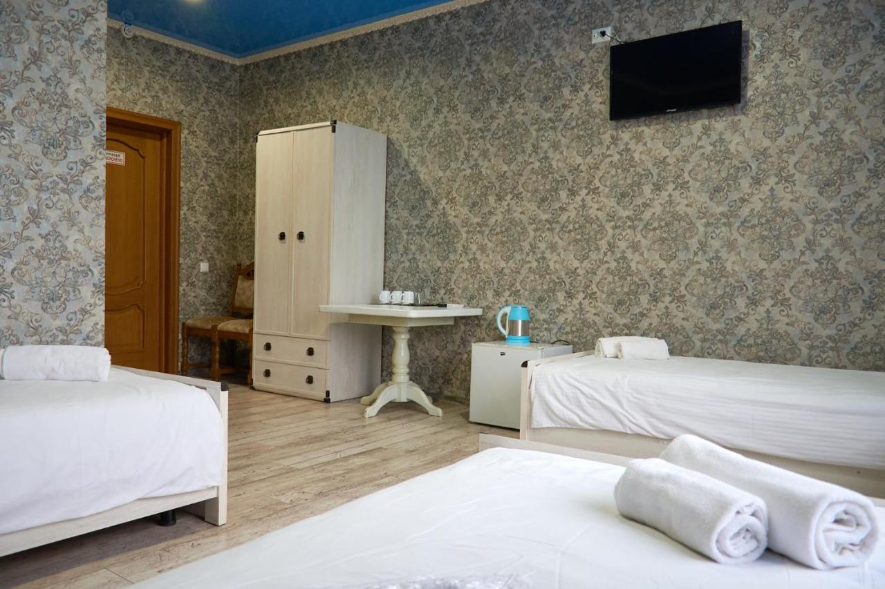 Hotel Royal ポルタヴァ エクステリア 写真