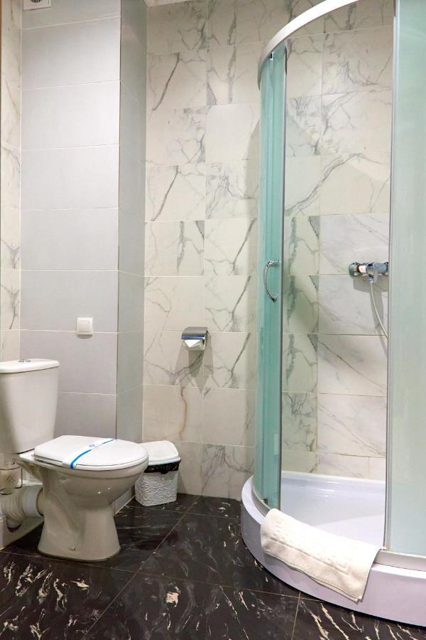 Hotel Royal ポルタヴァ エクステリア 写真