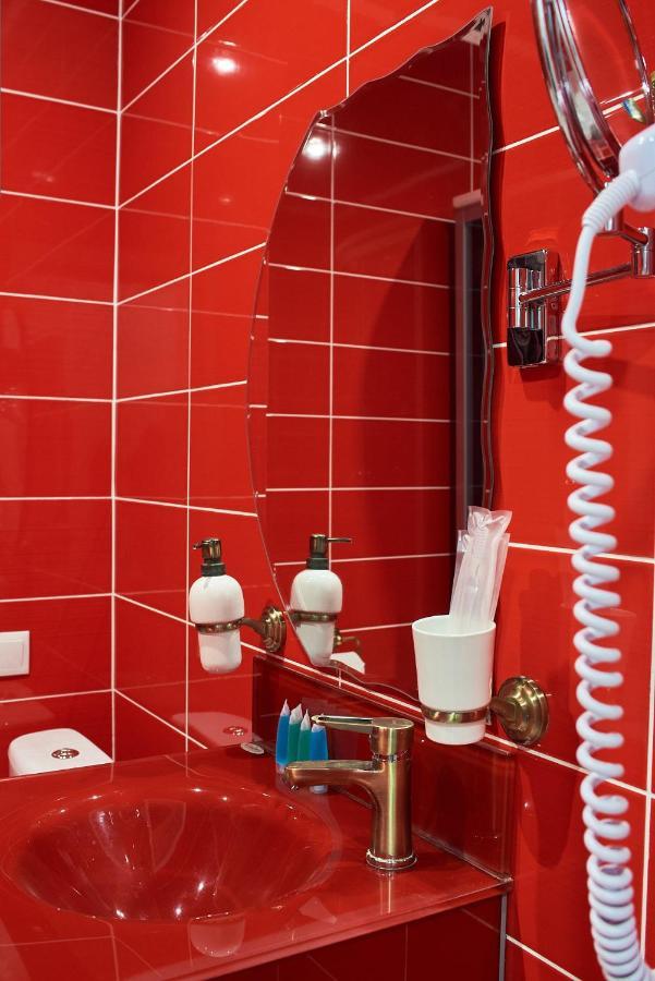 Hotel Royal ポルタヴァ エクステリア 写真