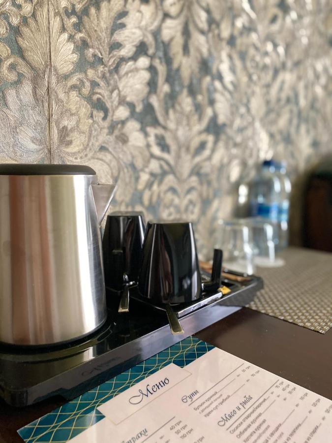 Hotel Royal ポルタヴァ エクステリア 写真