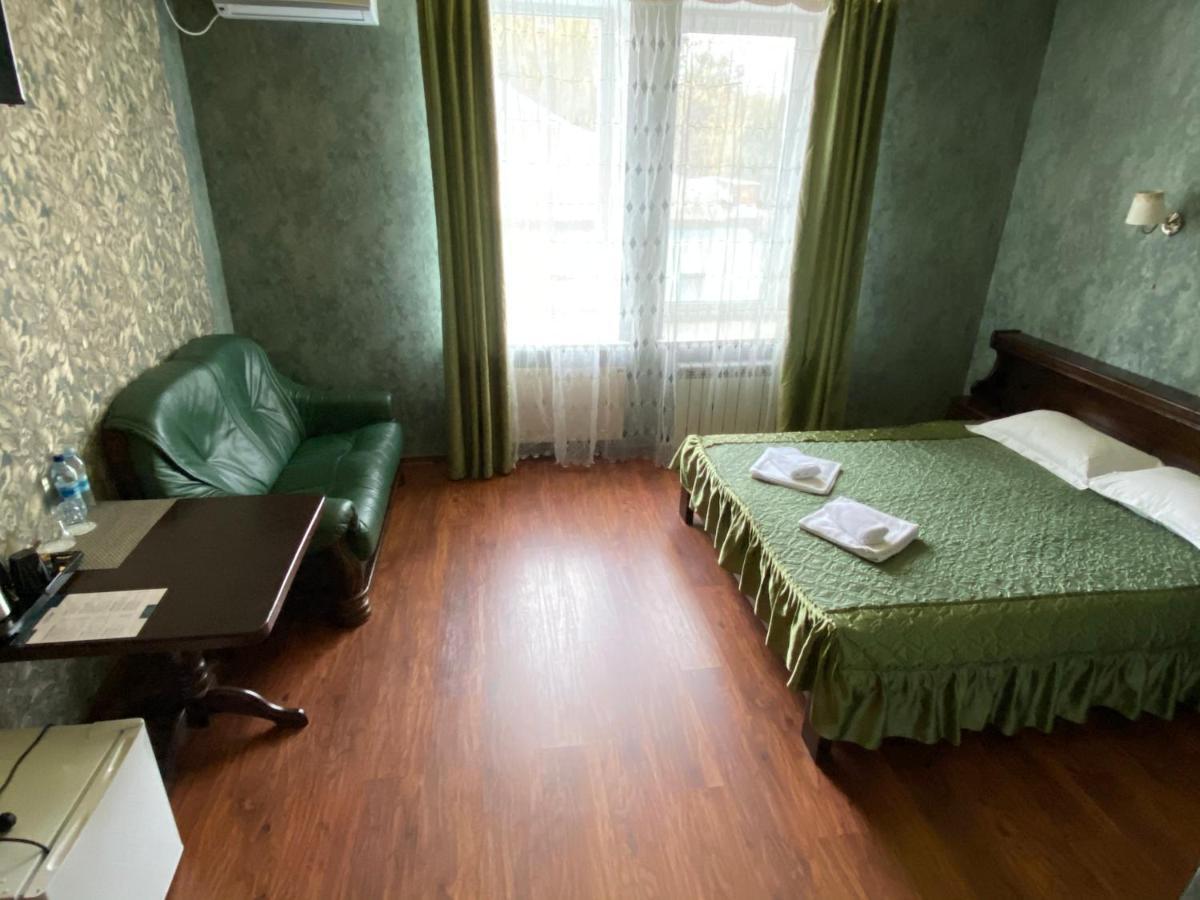 Hotel Royal ポルタヴァ エクステリア 写真