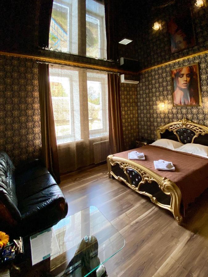 Hotel Royal ポルタヴァ エクステリア 写真