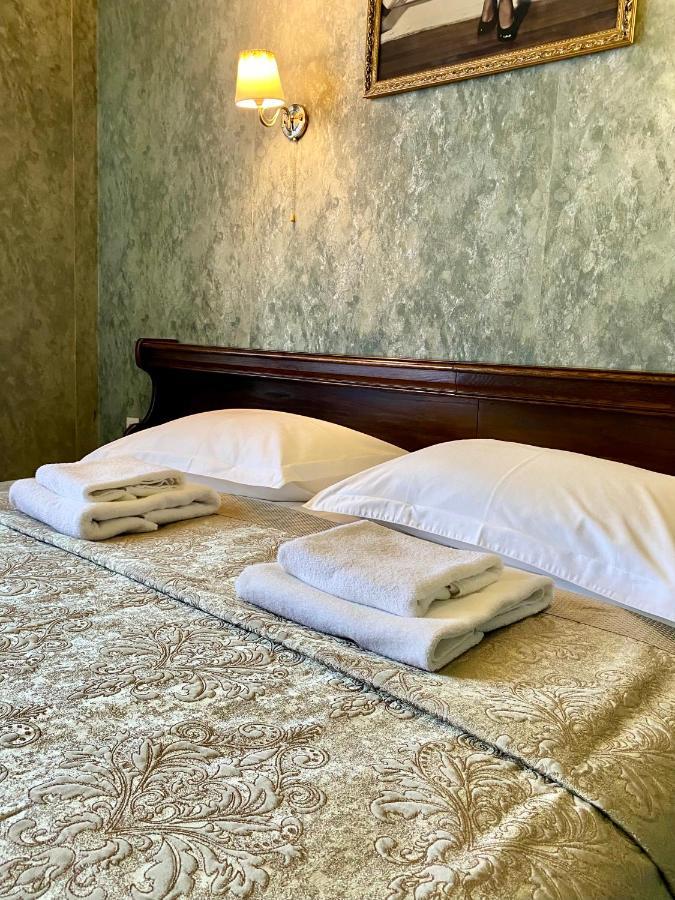 Hotel Royal ポルタヴァ エクステリア 写真