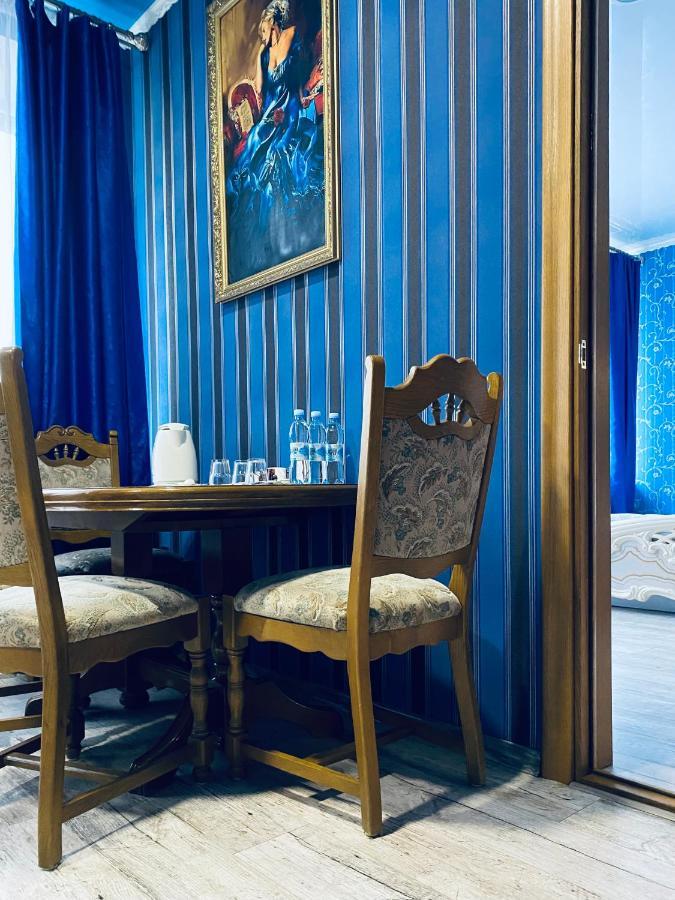 Hotel Royal ポルタヴァ エクステリア 写真
