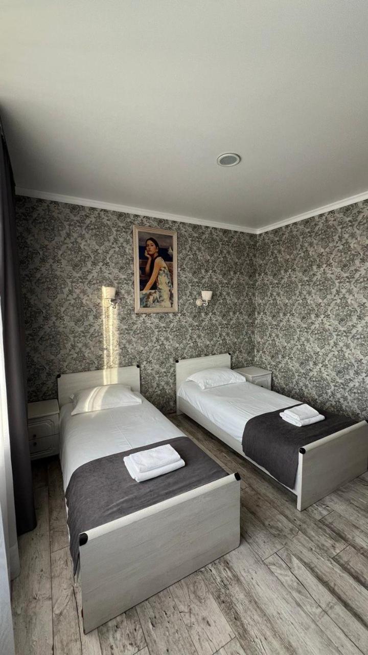 Hotel Royal ポルタヴァ エクステリア 写真