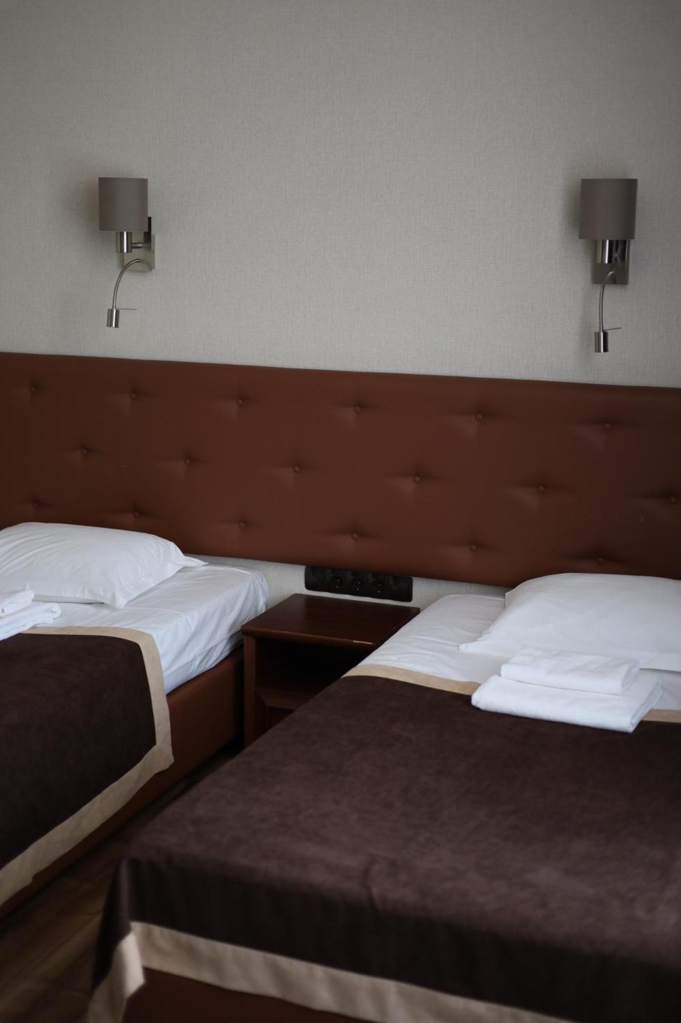 Hotel Royal ポルタヴァ エクステリア 写真