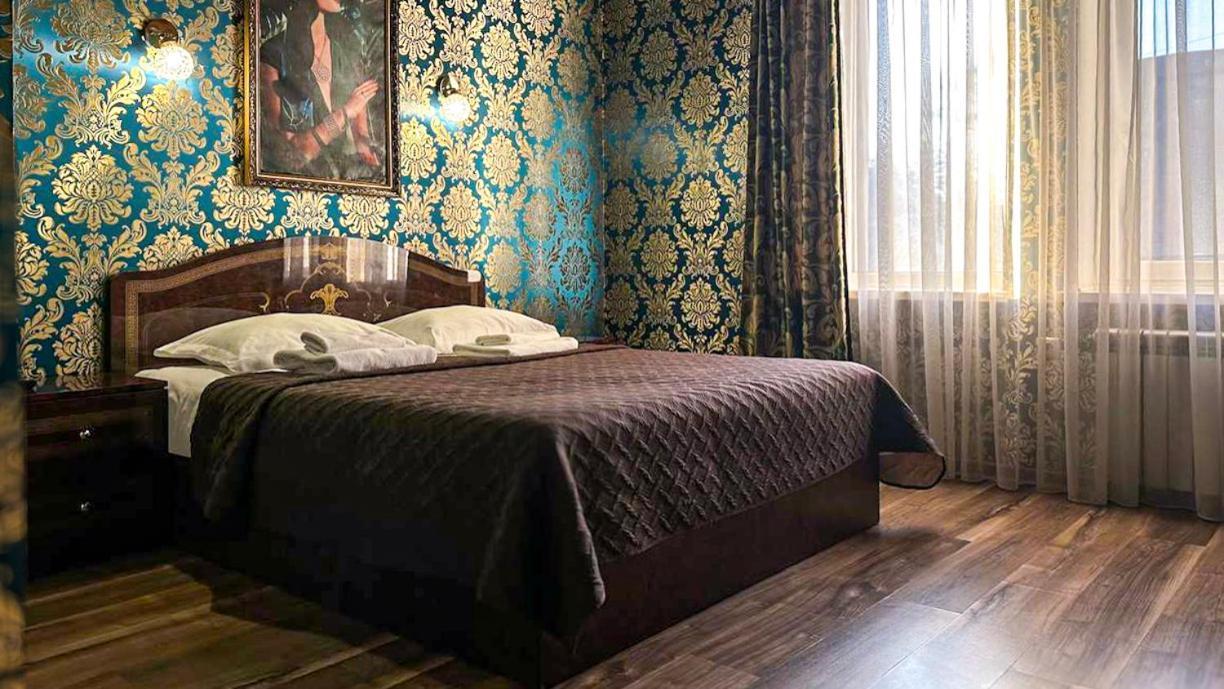 Hotel Royal ポルタヴァ エクステリア 写真