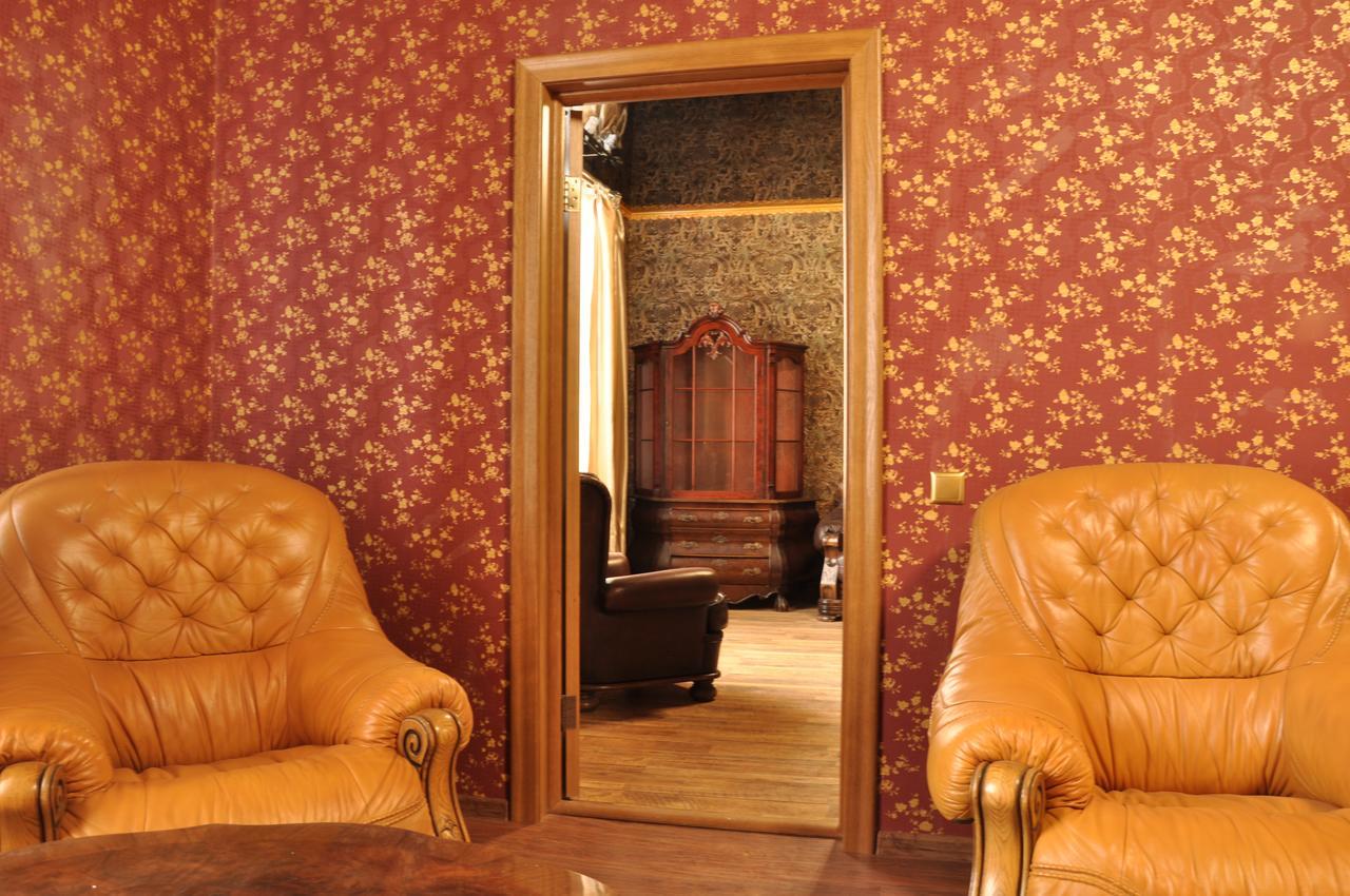 Hotel Royal ポルタヴァ エクステリア 写真